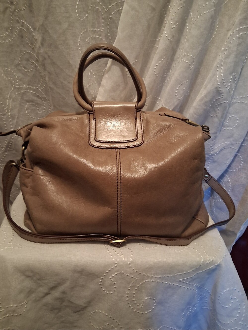 HOBO Large Sheila Gray Leather Tote EUC